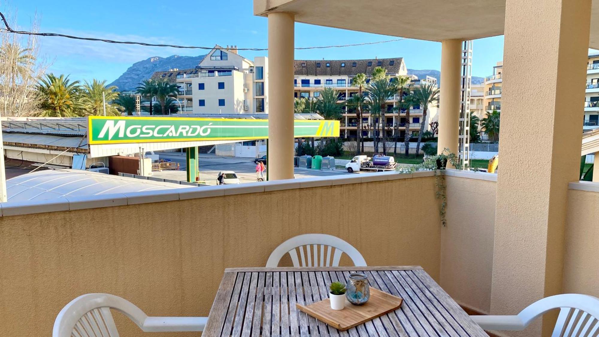 Apartamentos Carlton VyB Denia Bagian luar foto