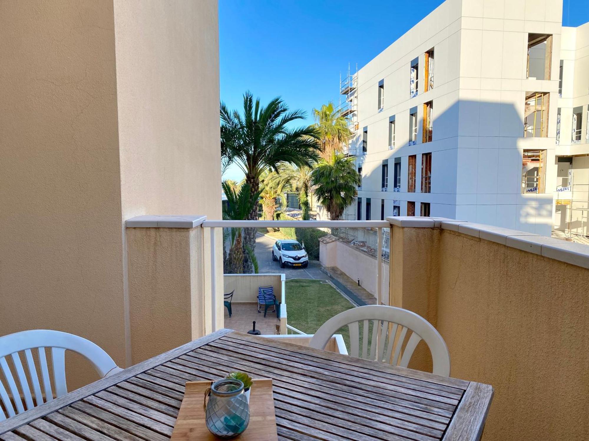 Apartamentos Carlton VyB Denia Bagian luar foto