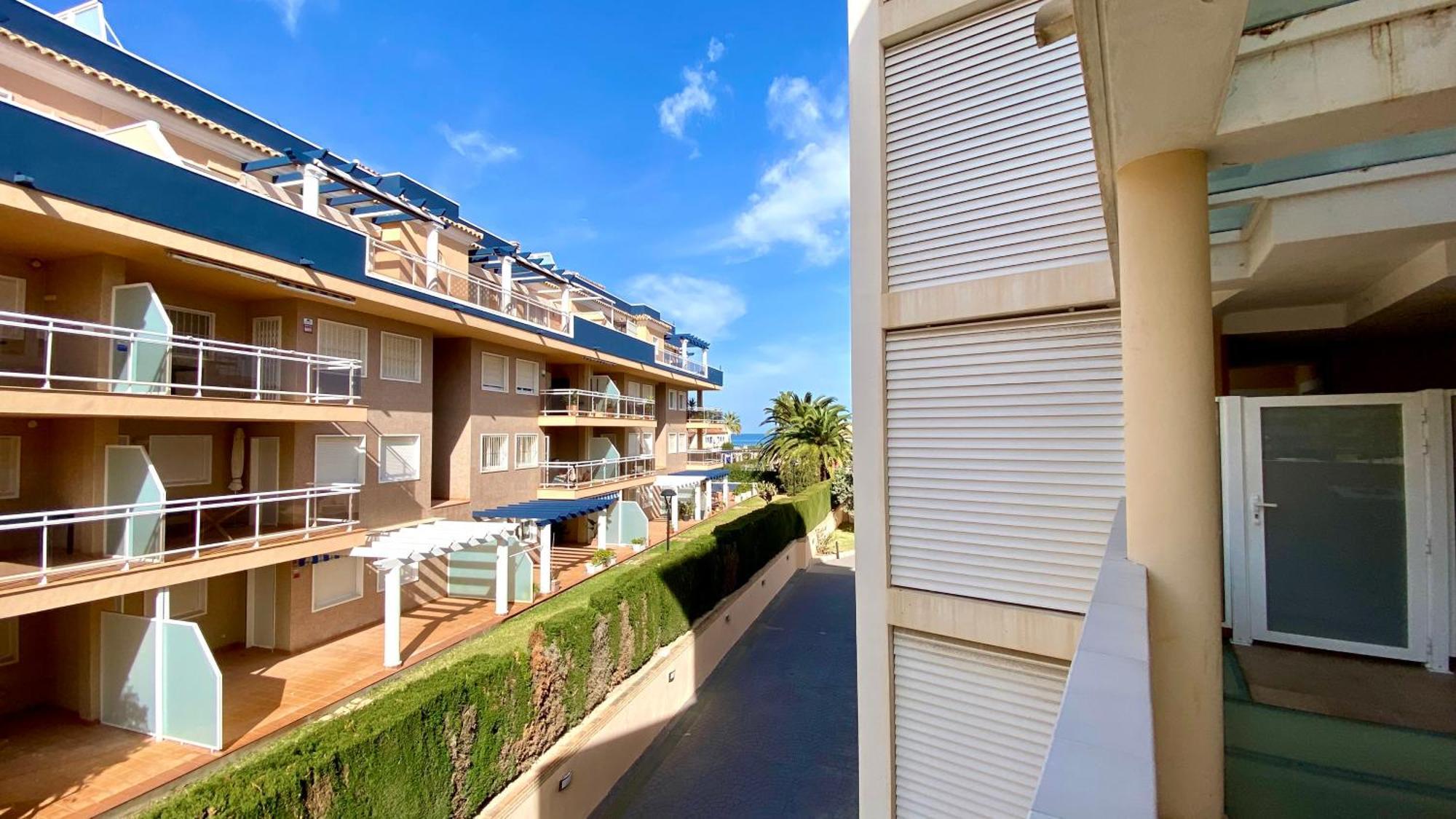 Apartamentos Carlton VyB Denia Bagian luar foto