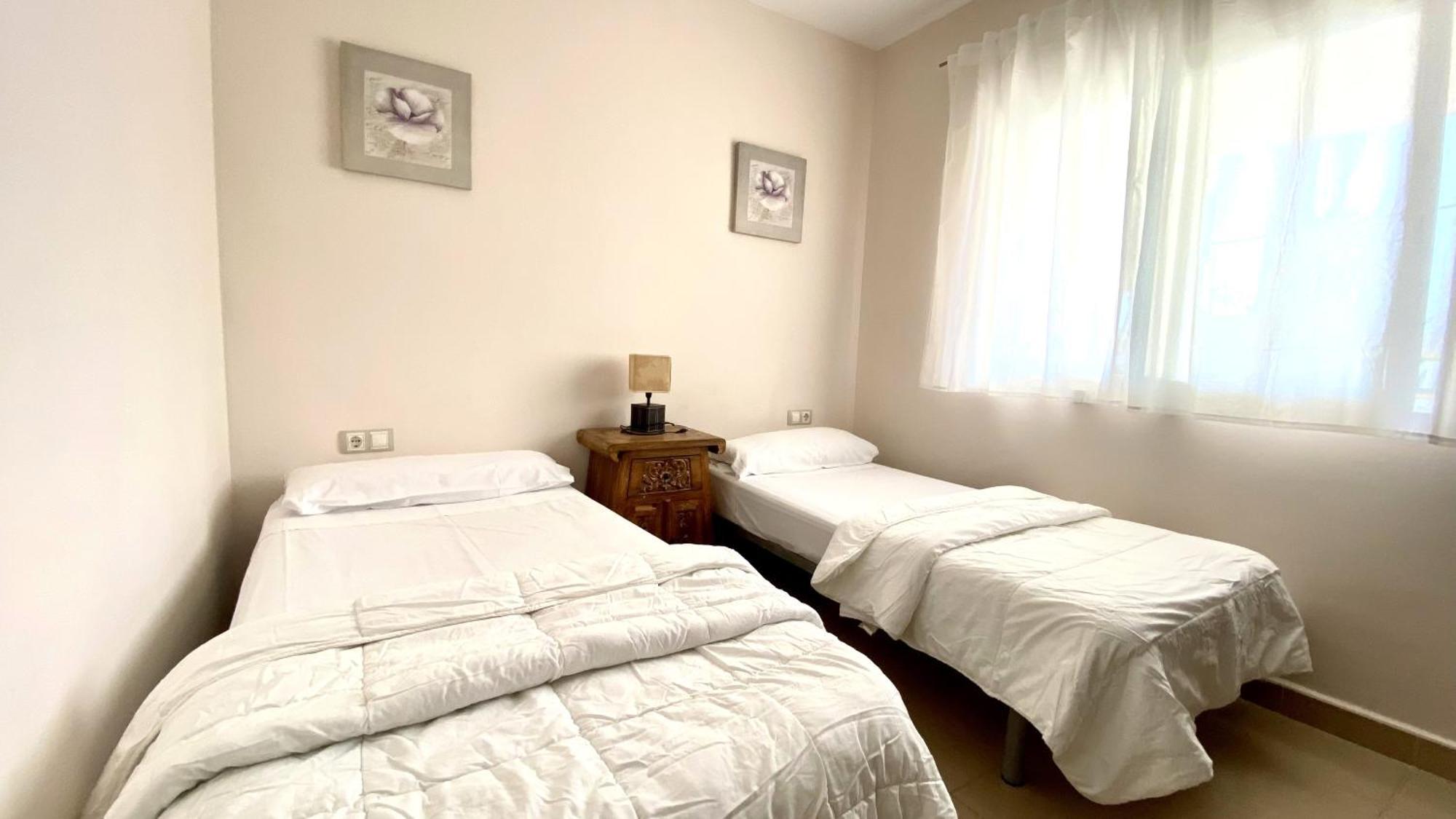 Apartamentos Carlton VyB Denia Bagian luar foto