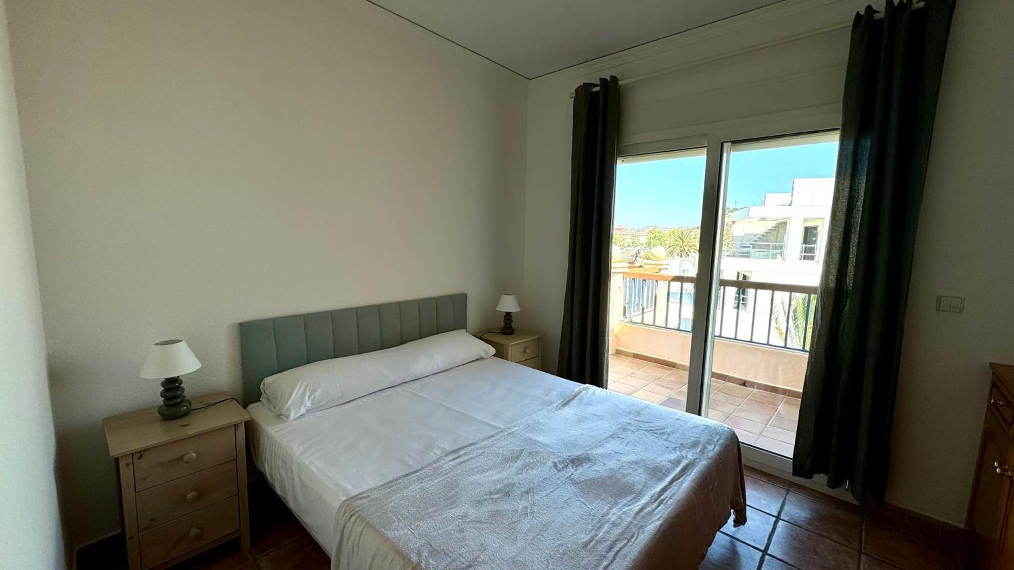 Apartamentos Carlton VyB Denia Bagian luar foto