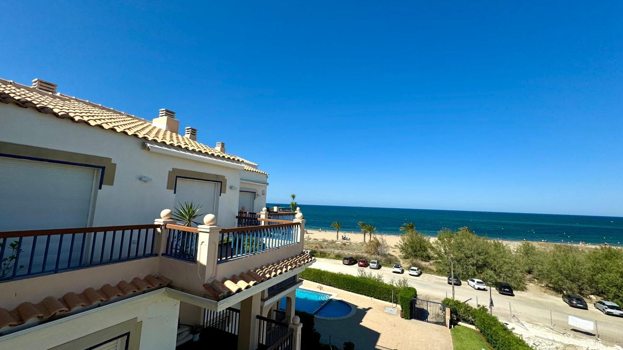 Apartamentos Carlton VyB Denia Bagian luar foto