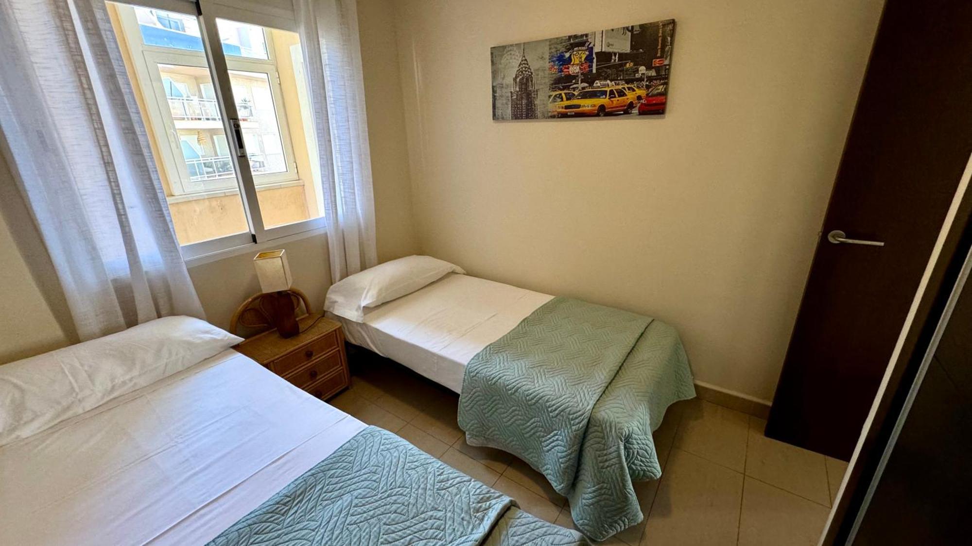 Apartamentos Carlton VyB Denia Bagian luar foto