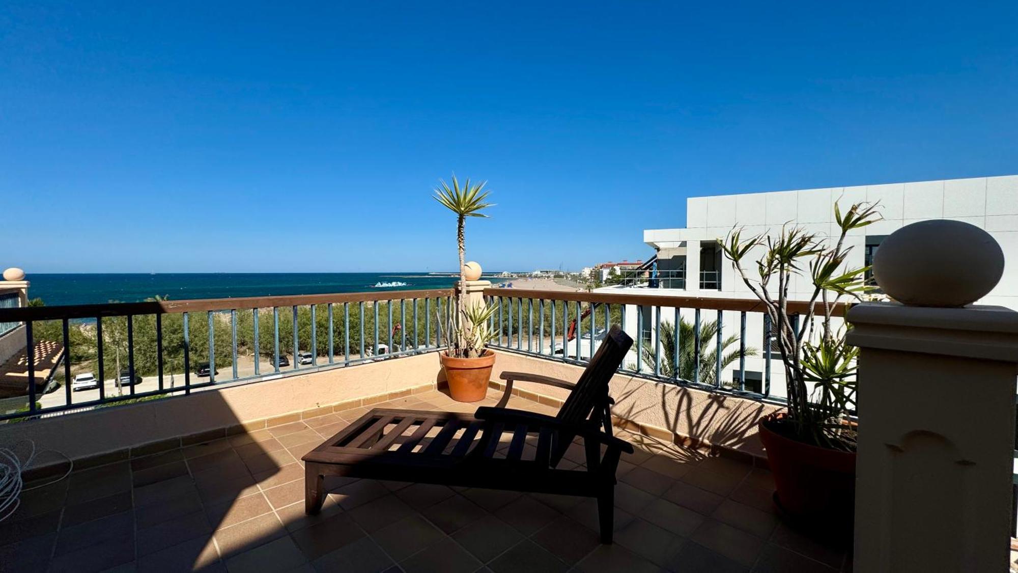 Apartamentos Carlton VyB Denia Bagian luar foto