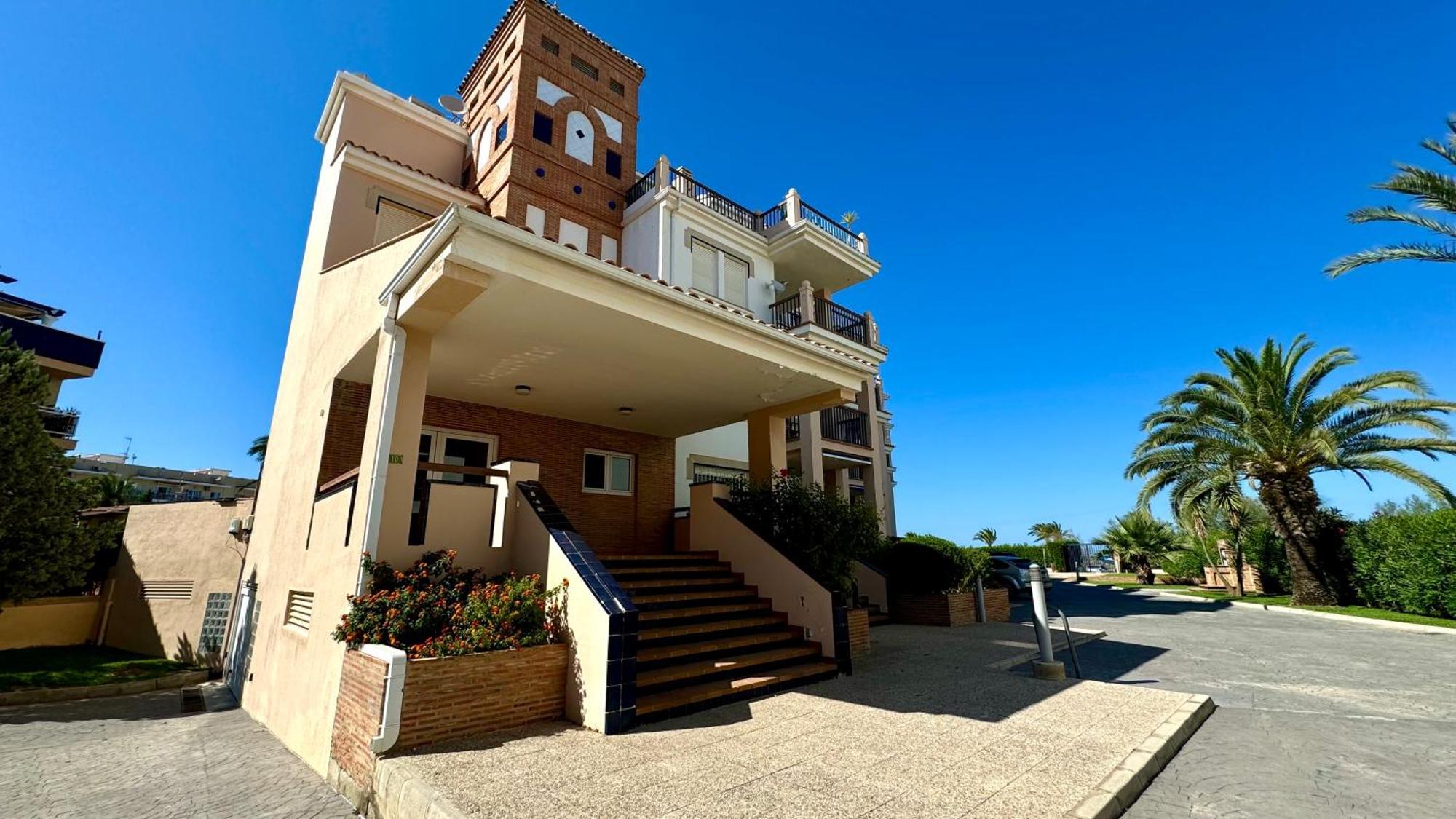 Apartamentos Carlton VyB Denia Bagian luar foto