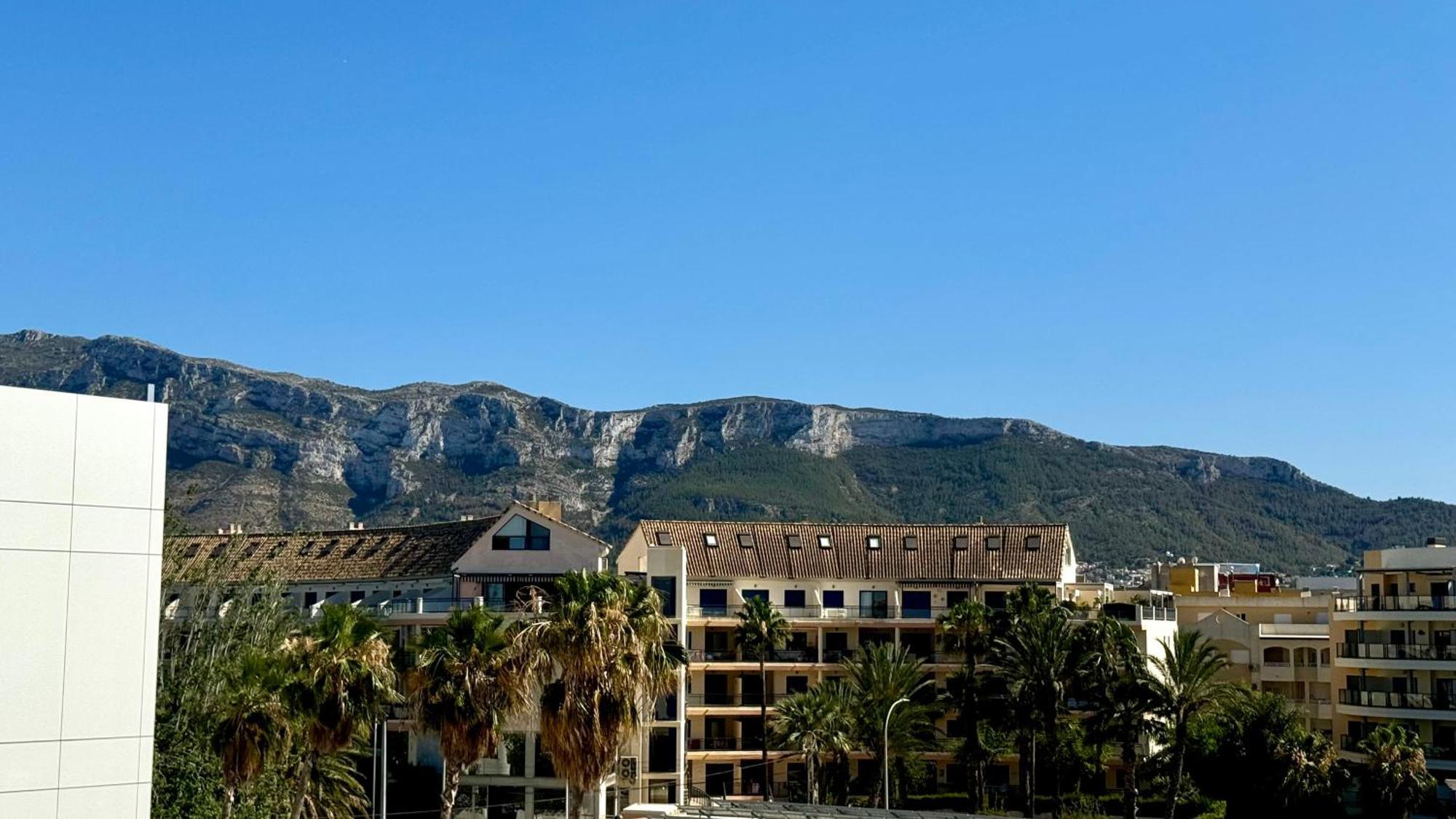 Apartamentos Carlton VyB Denia Bagian luar foto