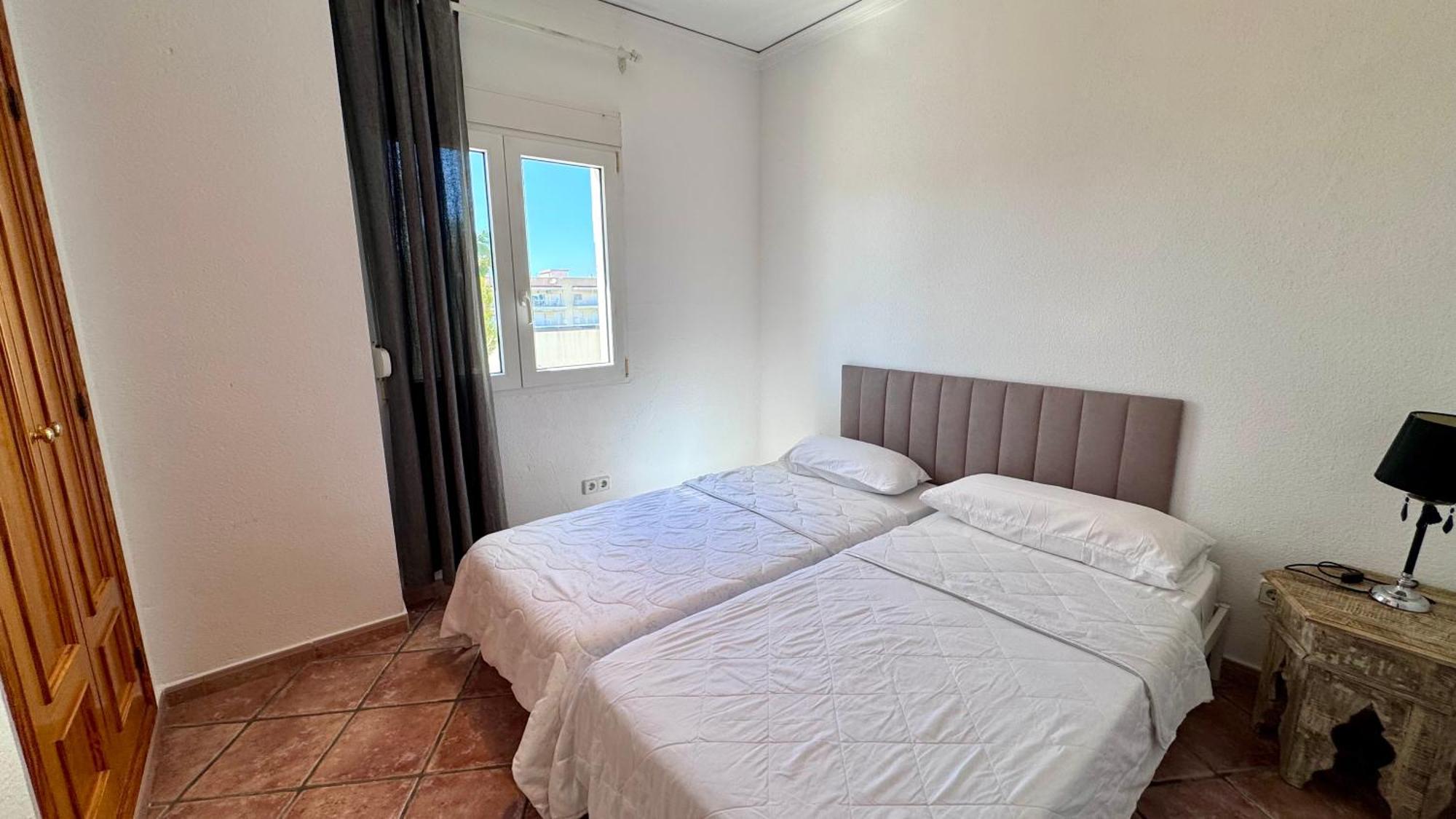 Apartamentos Carlton VyB Denia Bagian luar foto