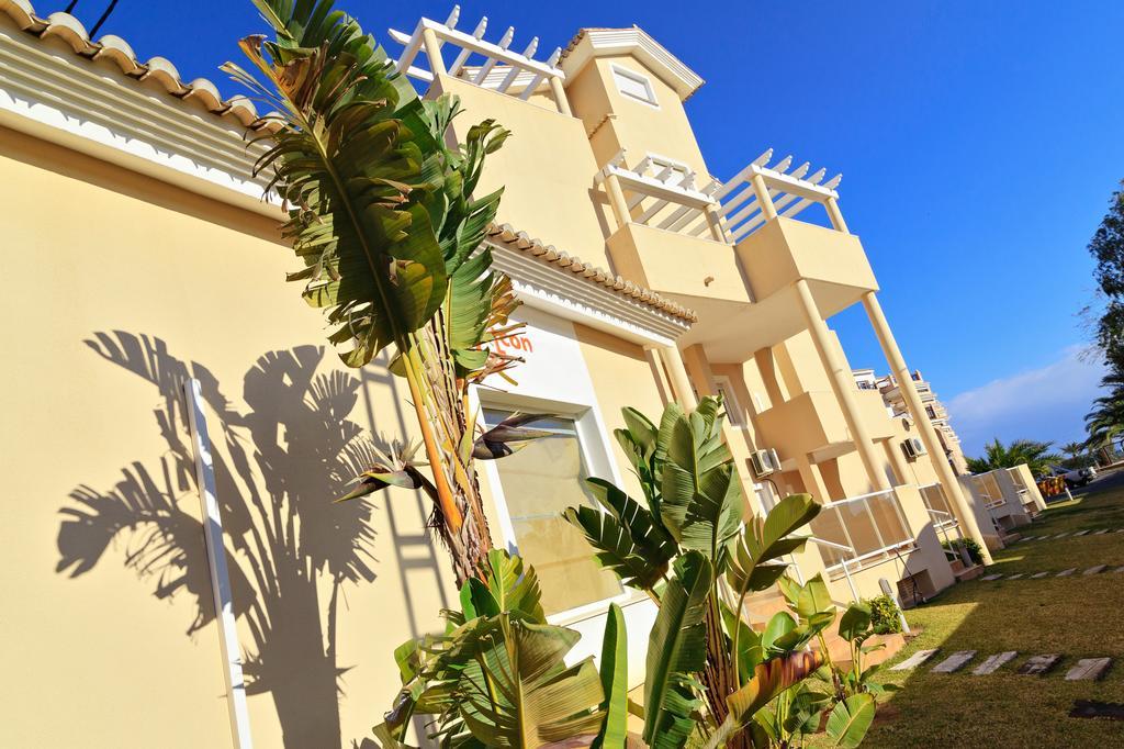 Apartamentos Carlton VyB Denia Bagian luar foto