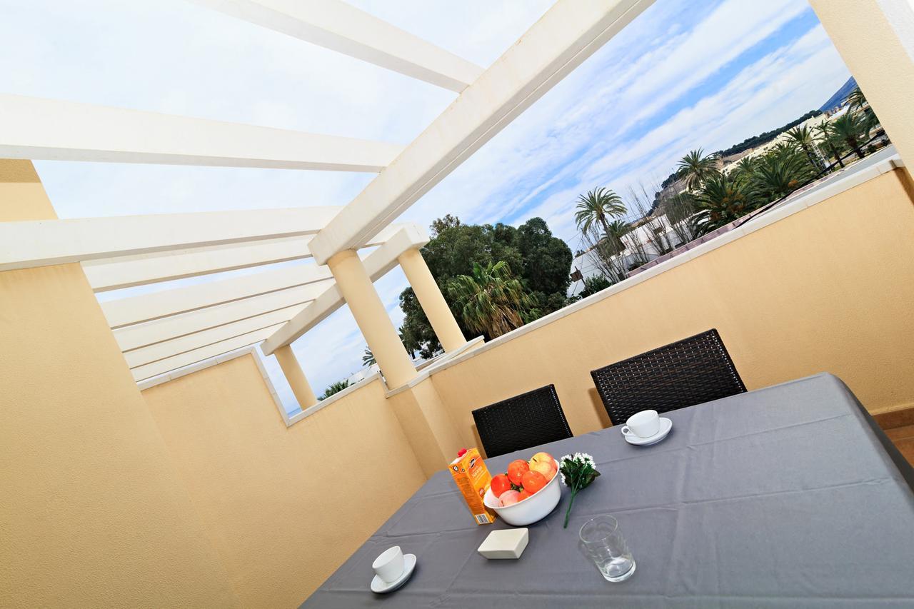Apartamentos Carlton VyB Denia Bagian luar foto