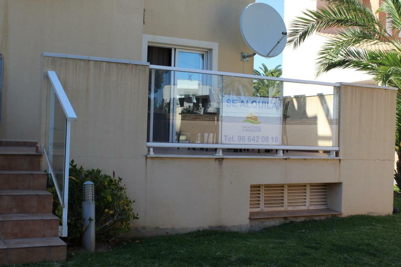 Apartamentos Carlton VyB Denia Bagian luar foto