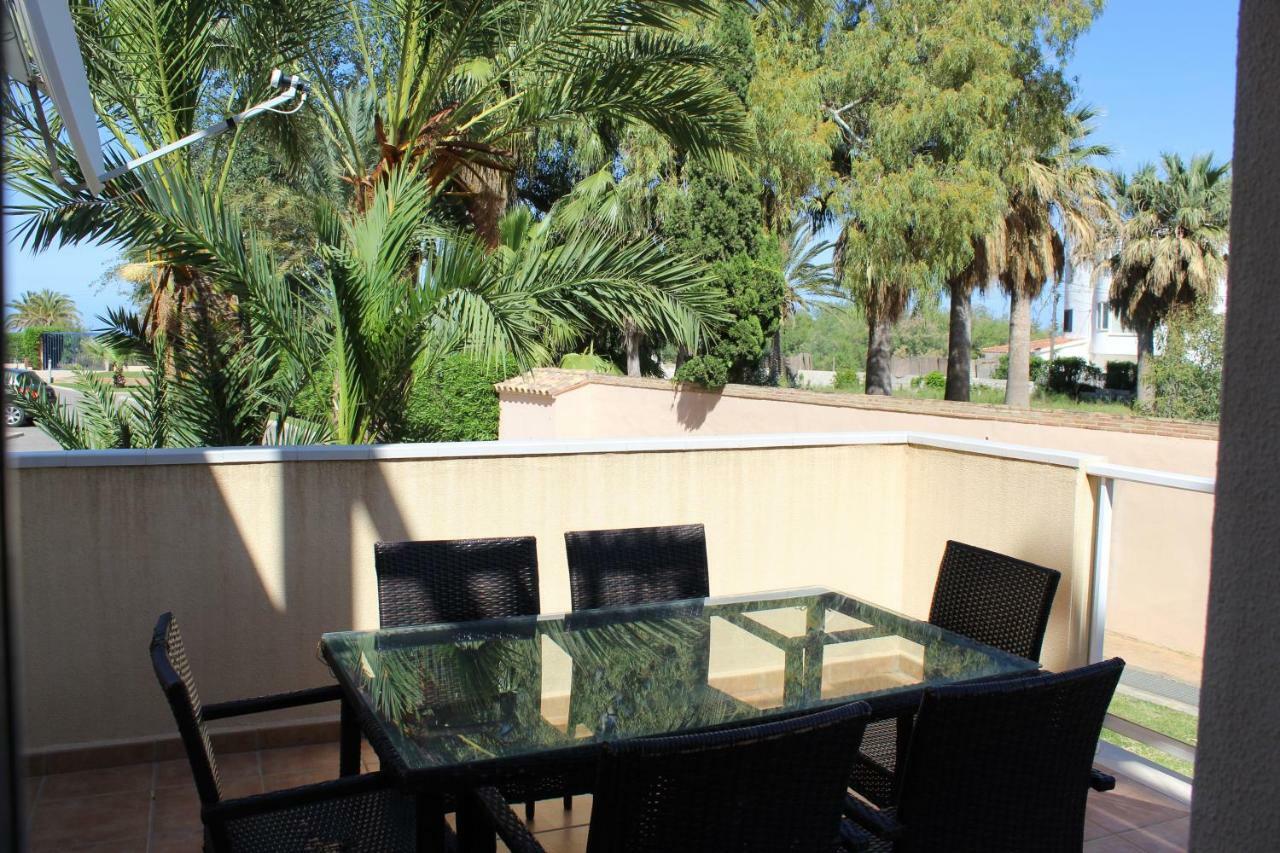 Apartamentos Carlton VyB Denia Bagian luar foto